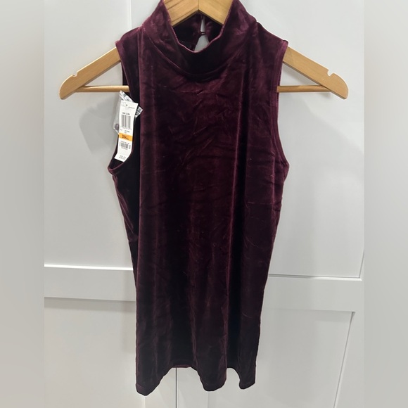 INC International Concepts Sleeveless Purple Velvet Top NWT Size Small - Picture 1 of 4
